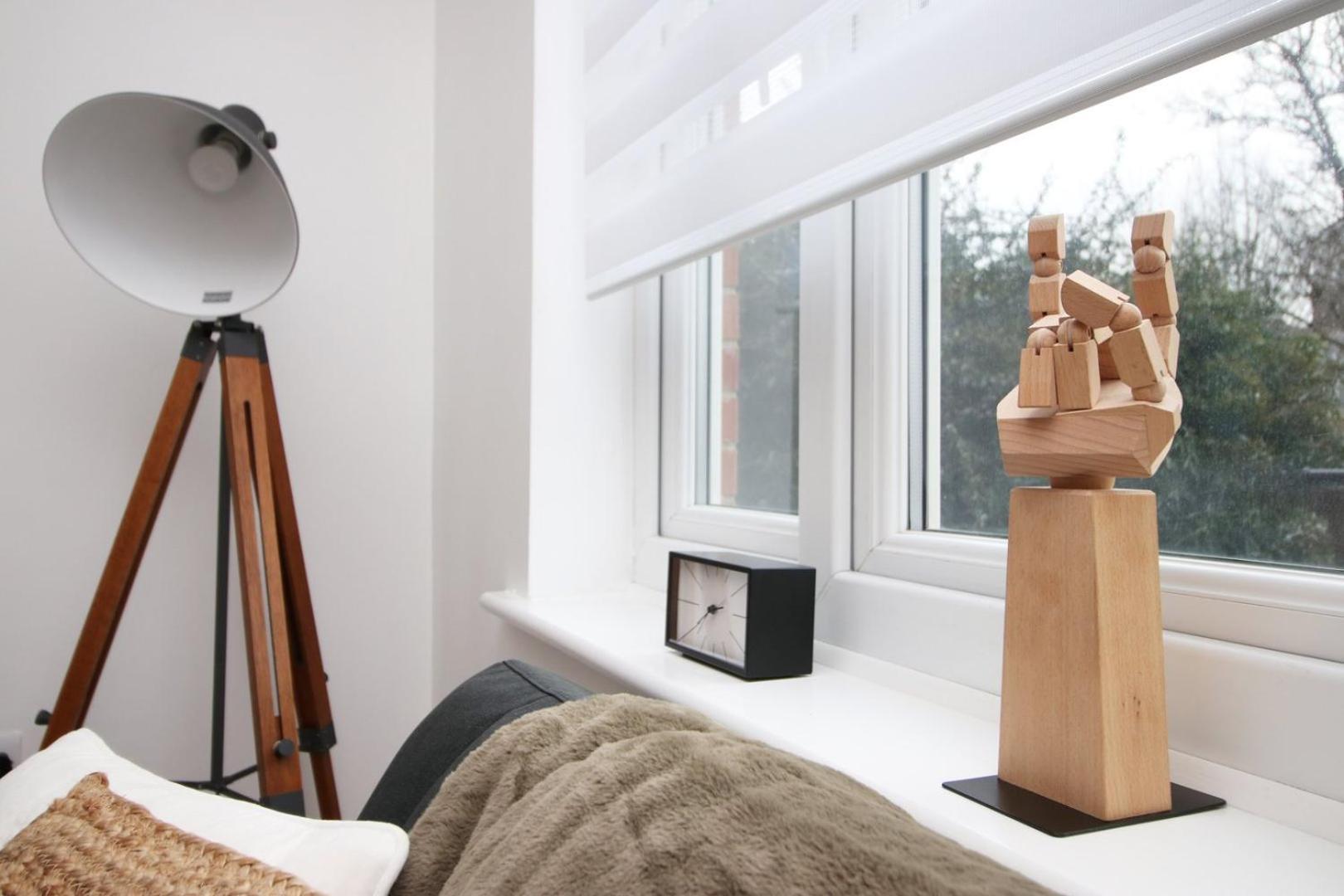 Spacious 5 Bedroom | With Fenced Backyard 뉴포트 외부 사진